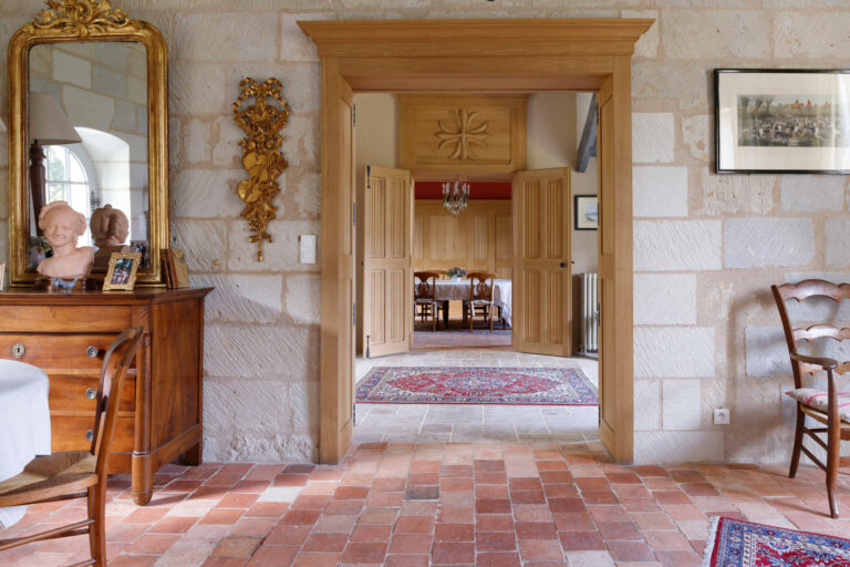 bois noble boiserie porte la poupardiere saint martin